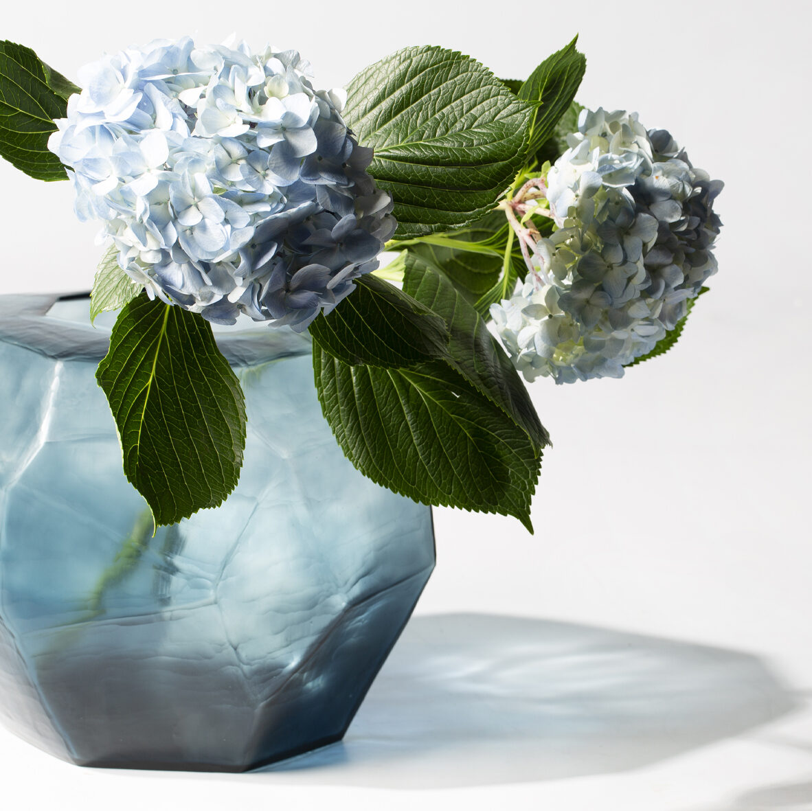 GUAXS-cubistic-oceanblue-indigo-round-vase-OBIN